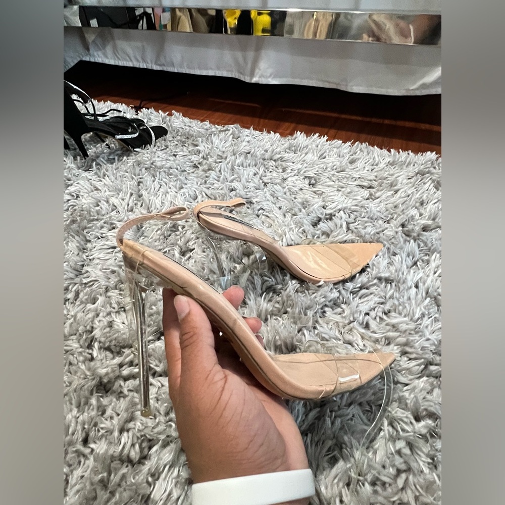 These are cape robbin high heels and they are size 8.5